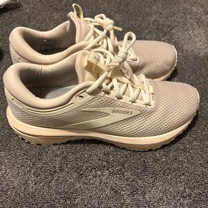 Brooks Women's Beige Athletic Shoes